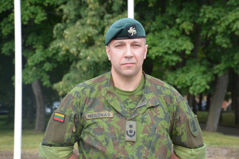 Didžiosios kunigaikštienės Birutės ulonų batalione vyko iškilminga kovinės vėliavos perdavimo...