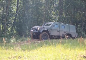 Gaižiūnų poligone Lietuvos ir sąjungininkams buvo pristatytos šarvuoto visureigio „LAPV - 3