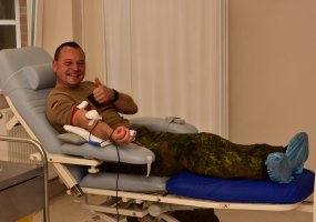 NATO kovinės grupės kariai dovanojo kraujo Kauno klinikinės ligoninės pacientams  - 1