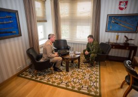NATO pajėgų Europoje vado pavaduotojas Lietuvoje susipažino su saugumo situacija regione, aptarė... - 2