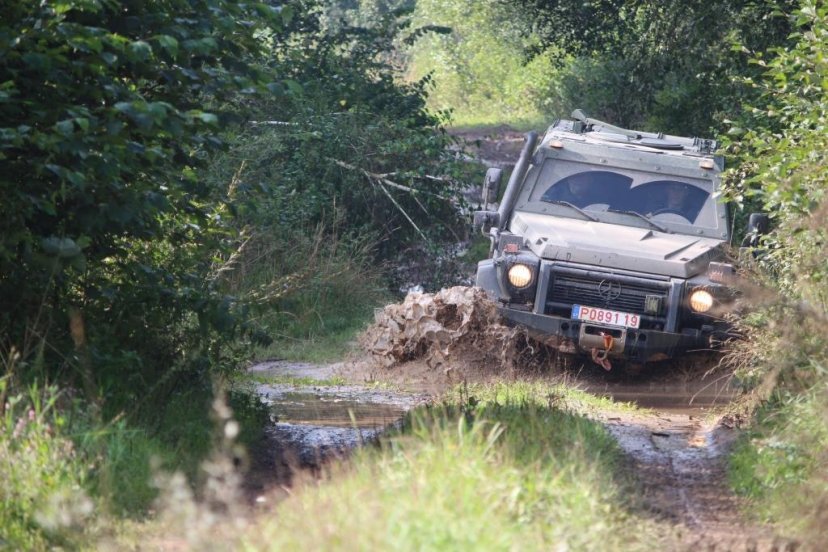 Gaižiūnų poligone Lietuvos ir sąjungininkams buvo pristatytos šarvuoto visureigio „LAPV