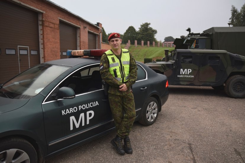 Karo policininkas Vilniuje sulaikė girtą ir agresyvų „kelių gaidelį