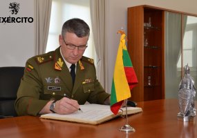 Sausumos pajėgų vadas brigados generolas Valdemaras Rupšys lankėsi Portugalijoje  - 3