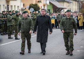 Kęstučio batalione beveik 500 nuolatinės privalomosios pradinės karo tarnybos karių prisiekė... - 2