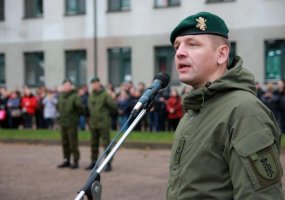 Mokomajame pulke prisiekė 100 šauktinių - 2