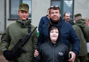 Mokomajame pulke prisiekė 100 šauktinių - 6