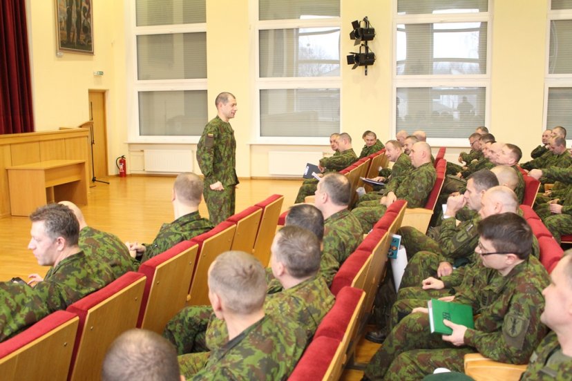 Lietuvos kariuomenės mokykloje vyko vyriausiųjų puskarininkių ir kuopininkų susitikimas