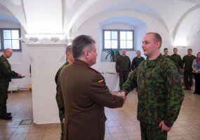Penkiems Lietuvos kariuomenės puskarininkiams suteikti seržanto majoro kariniai laipsniai - 1