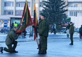 Lietuvos Respublikai prisiekė Lietuvos kariuomenės Motorizuotosios pėstininkų brigados „Žematija“... - 4