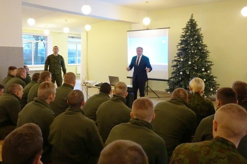 Vytenio bataliono NPPKT kariams vyko susitikimas su institucijų atstovais