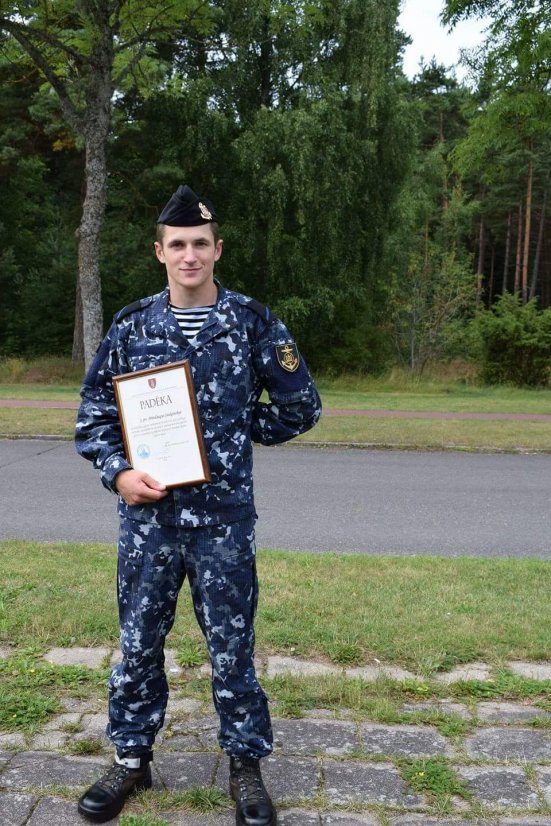 Karinių jūrų pajėgų šauktinių įspūdžiai ir pasirinkimas po tarnybos likti kariuomenėje 