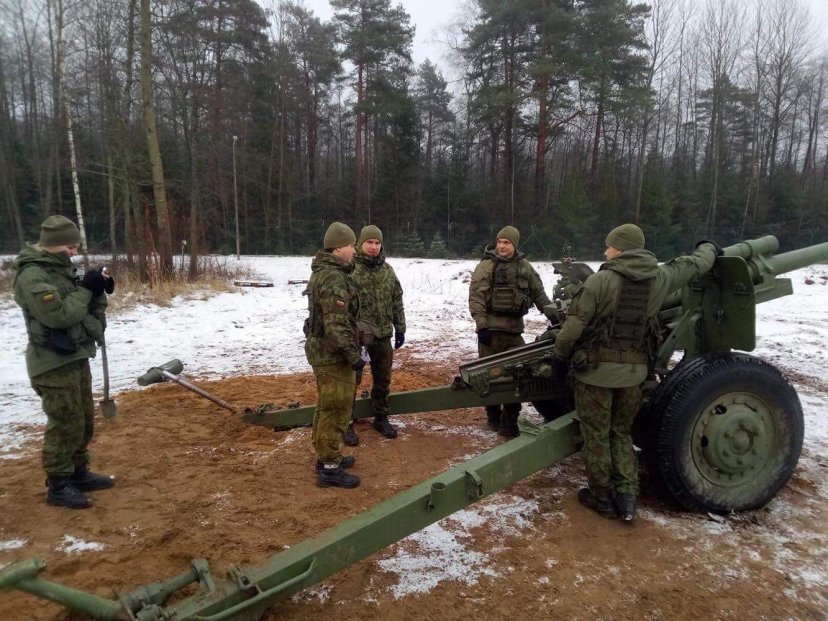 Dešimt karininkų baigė Ugnies paramos karininko kursą
