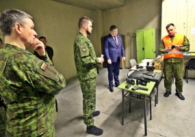 Sausumos pajėgų štabe lankėsi Krašto apsaugos ministras		 - 2