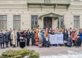 Karinės oro pajėgoms –  Lietuvos trispalvė iš LR Prezidentės rankų - 1