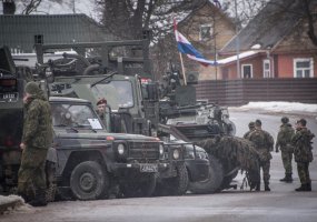 Kovo 11-ąją Molėtuose kariškas šurmulys: NATO šalių karinė technika ir karių paradas - 4