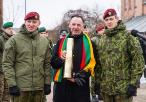 Kovo 11-ąją Molėtuose kariškas šurmulys: NATO šalių karinė technika ir karių paradas - 6