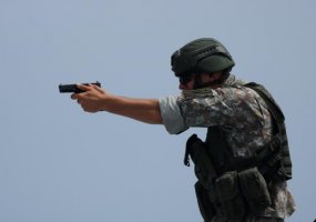 Autonominės laivo apsaugos grupės kariai apdovanoti medaliais - 2