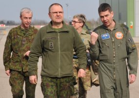 Gynybos štabo viršininkas lankėsi Lietuvos kariuomenės Karinių oro pajėgų Aviacijos bazėje - 1