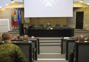 Kariuomenės vyriausieji puskarininkiai susirinko aptarti tarnybos aktualijų ir pasiūlymų dėl jos... - 2