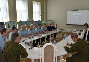 Kariuomenės vadas gen. ltn. Jonas Vytautas Žukas darbiniu vizitu lankėsi Karinėse oro pajėgose - 1
