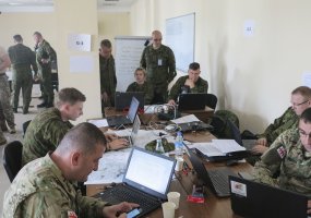 Lietuvos ir Gruzijos karo mokymo įstaigose besimokantys karininkai Goryje treniravosi planuoti... - 1