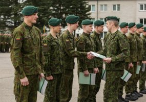 Klaipėdoje - Dragūnų bataliono šauktinių išlydėtuvės į atsargą  - 3