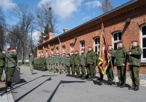 Soldiers serving in Lithuania's training mission in Ukraine rotate - 2