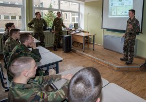 NATO priešakinių pajėgų kovinės grupės kariai skaitė paskaitą Kaune, Generolo Povilo... - 1