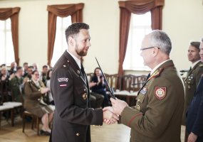 Karo akademijos Vytauto Didžiojo karininkų kursus baigia vis daugiau karininkų  - 4