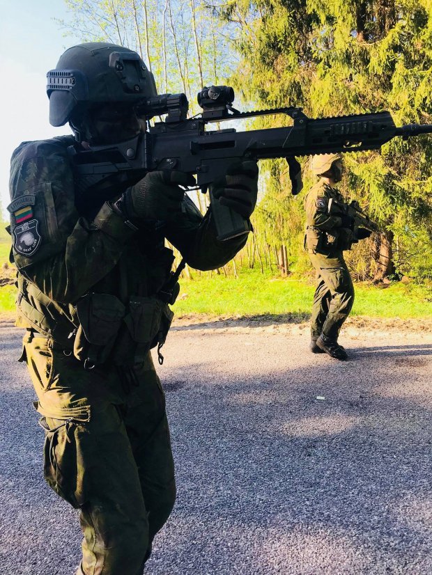 Husarų bataliono kariai įgijo patirties Estijoje