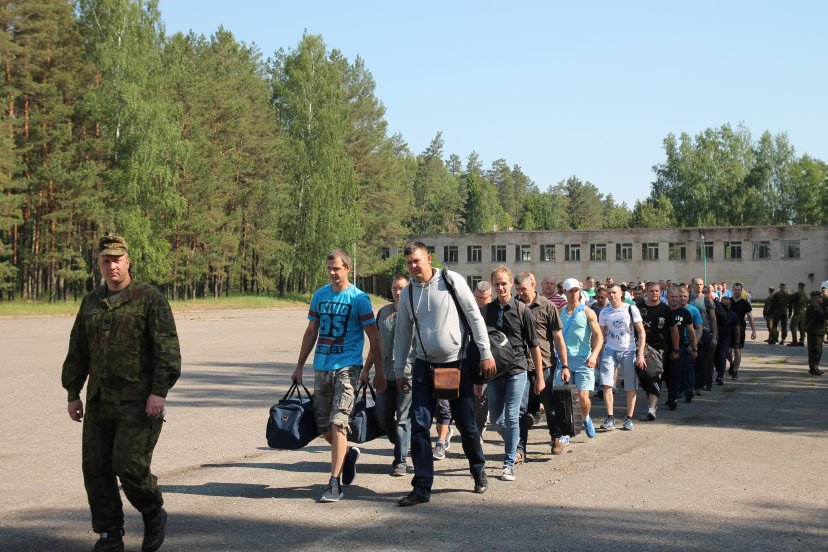 Parengtojo rezervo kariai atvyko į pratybų vietą gen. K. Veverskio poligone
