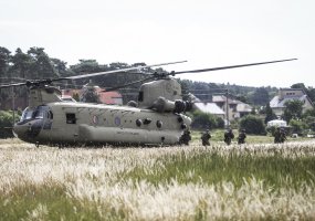 Daugiau nei 200 karinės technikos vienetų ir apie 1000 karių atliko taktinį persikėlimą per Nemuną - 1