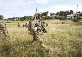 Daugiau nei 200 karinės technikos vienetų ir apie 1000 karių atliko taktinį persikėlimą per Nemuną - 2