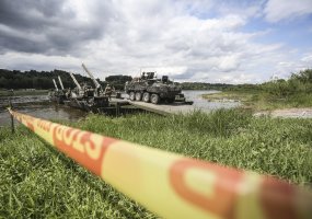 Daugiau nei 200 karinės technikos vienetų ir apie 1000 karių atliko taktinį persikėlimą per Nemuną - 5