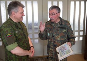 Darbiniu vizitu Lietuvoje lankosi NATO daugianacionalinio šiaurės rytų korpuso vadas - 2