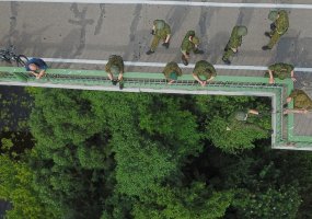 Karo inžinieriai tobulina kopimo – nusileidimo įgūdžius: „aukščio baimė mums – svetima“ - 3