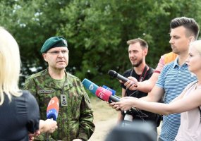 Over 200 military vehicles and roughly 1000 soldiers carry out a tactical crossing over Nemunas  - 6
