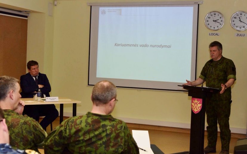 Lietuvos kariuomenės vado susitikime su pajėgų ir karinių vienetų vadais apžvelgta kariuomenės...
