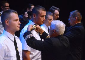Baigusiems Karinių jūrų pajėgų Jaunesniųjų karininkų vadų mokymus suteikti leitenantų laipsniai - 1