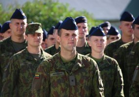 Oro gynybos batalione valstybės šimtmečiui pasodintas ąžuolas  - 6