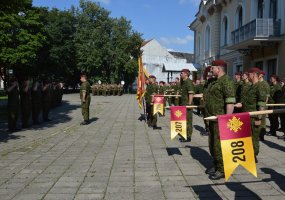 Krašto apsaugos savanorių pajėgų Dariaus ir Girėno apygardos 2-osios rinktinės kovinė vėliava... - 1