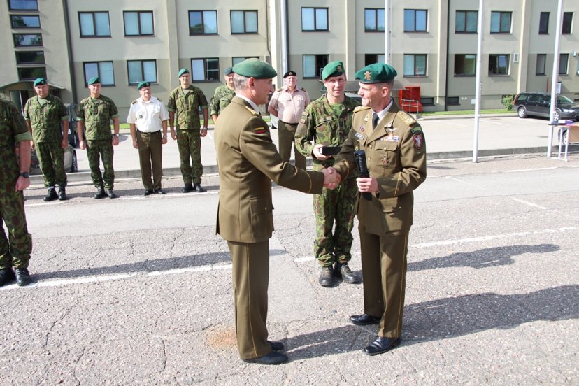 Lietuvos kariuomenės mokyklos viršininkas plk. ltn. Stasys Paldūnas išlydėtas į kitą tarnybos vietą