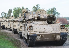 Į mokymus Pabradės poligone atvyko JAV kariuomenės sunkioji technika - 2