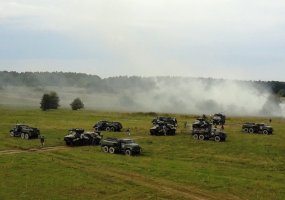 Tarptautinėse pratybose „Rapid Trident 2018“ Ukrainoje Lietuvos kariai dalijosi patirtimi, kaip... - 2