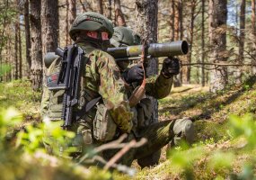 Krašto apsaugos savanorių pajėgų kariai sėda ant keturračių ir motociklų - 2