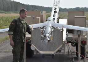 Bepiločių orlaivių valdytojai „Dangaus akys“: galime skristi ilgai ir toli - 2