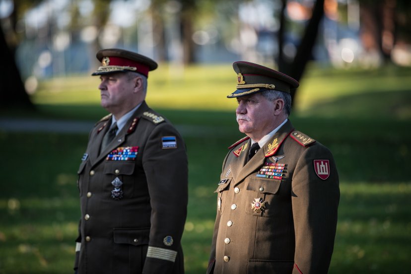 Lithuanian and Estonian Chiefs of Defence discussed military cooperation in Tallinn