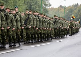 Klaipėdoje Lietuvai prisiekė 460 šauktinių - 2