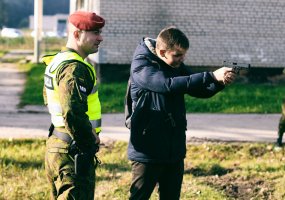 Karinius dalinius visoje Lietuvoje aplankė per 1000 moksleivių - 5
