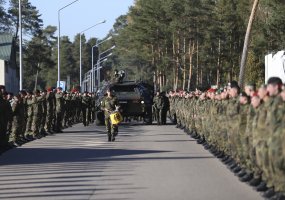 Žuvęs Vokietijos karys išlydėtas paskutiniajai kelionei namo  - 1